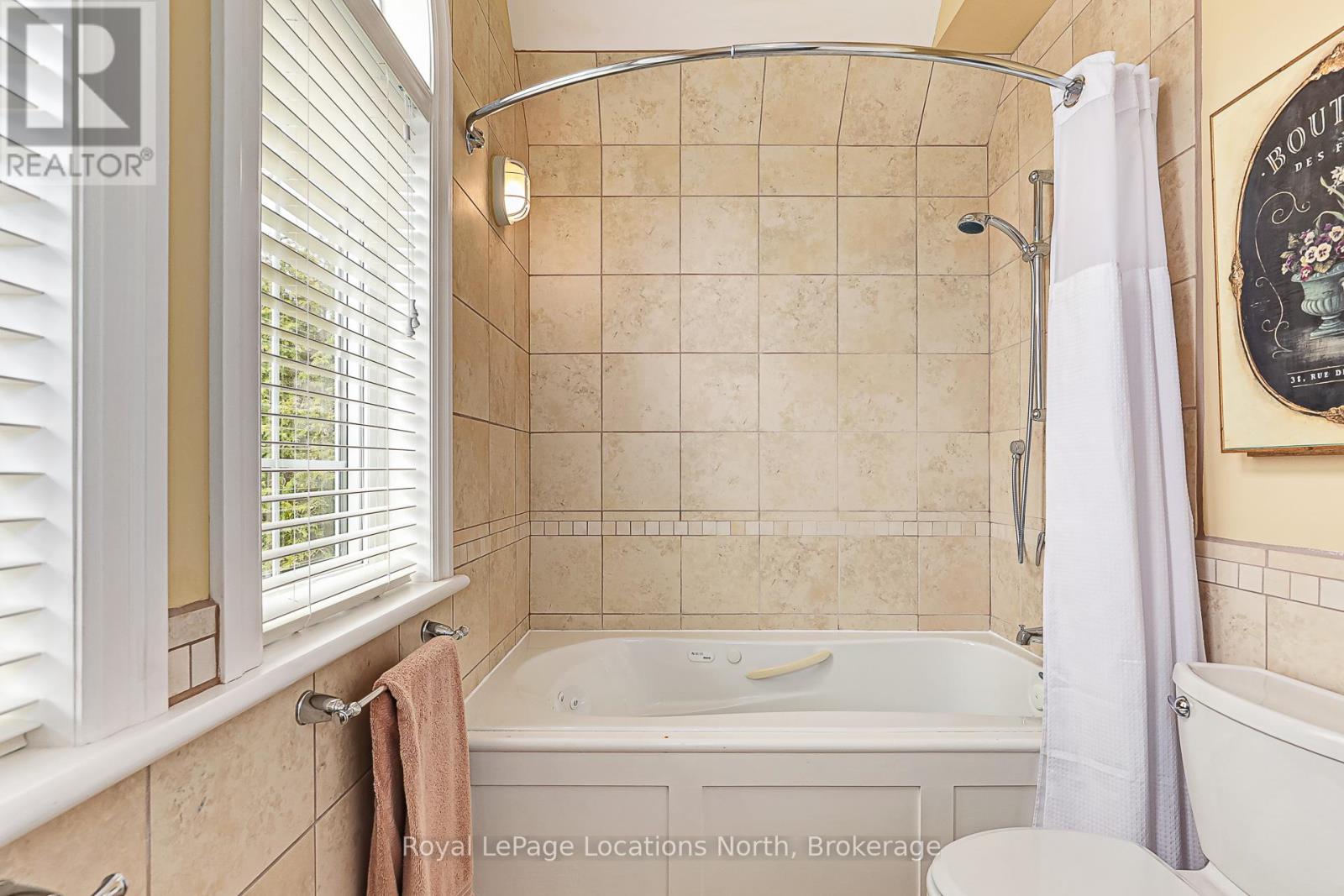 213 Camperdown Road, Blue Mountains, Ontario  N0H 1J0 - Photo 33 - X12445741