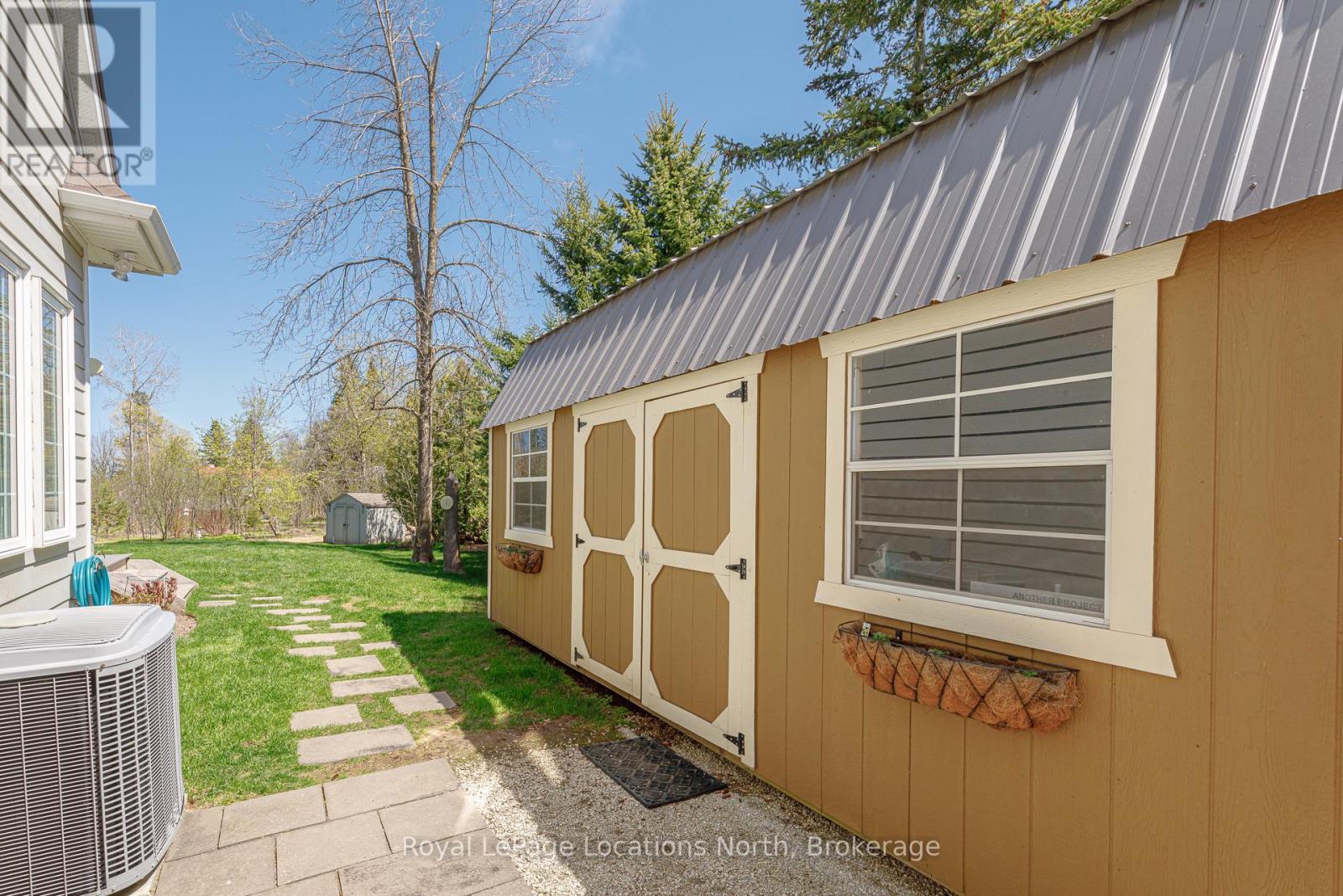 213 Camperdown Road, Blue Mountains, Ontario  N0H 1J0 - Photo 34 - X12445741