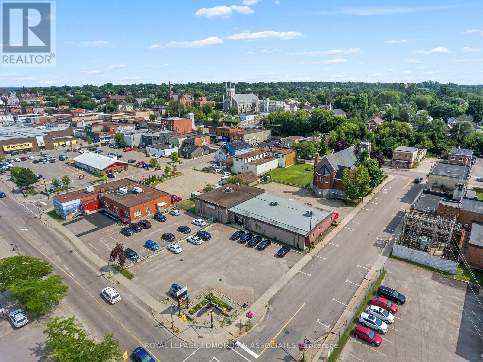 A,b - 270 Lake Street, Pembroke, Ontario  K8A 7Y9 - Photo 2 - X12445715