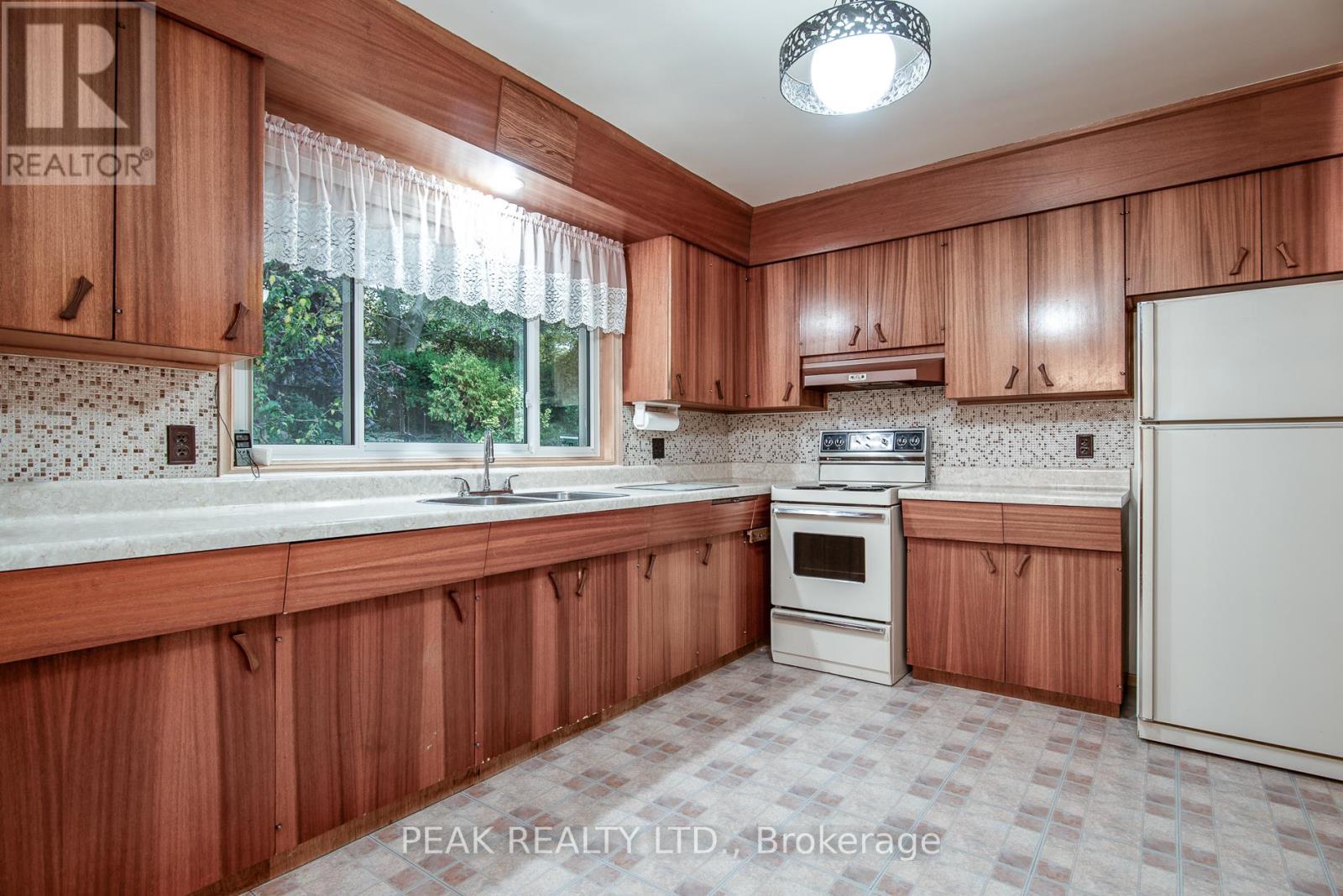 444 Greenbrook Drive, Kitchener, Ontario  N2M 4K4 - Photo 17 - X12445702