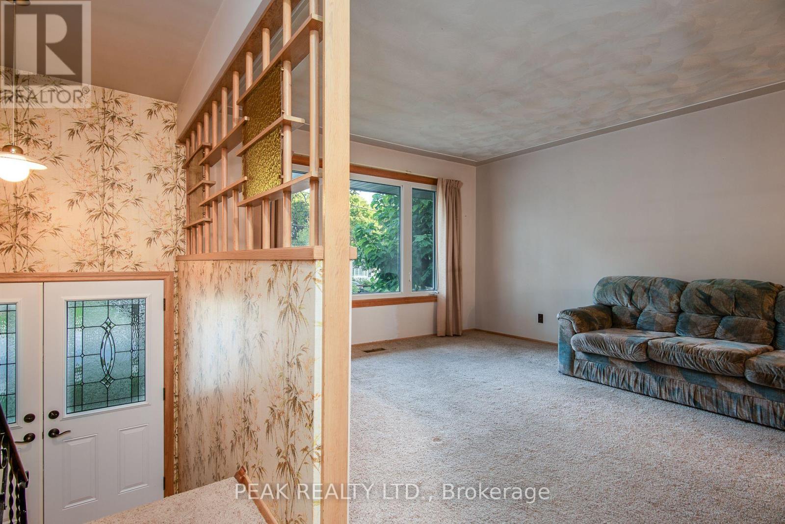 444 Greenbrook Drive, Kitchener, Ontario  N2M 4K4 - Photo 9 - X12445702