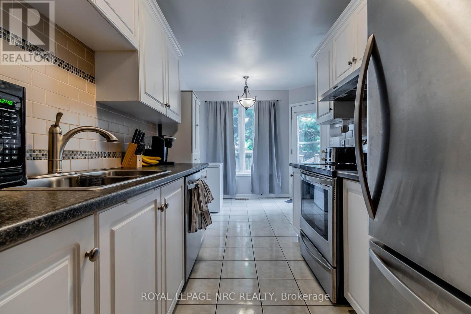 28 - 5070 Drummond Road, Niagara Falls, Ontario  L2E 6E4 - Photo 14 - X12445723