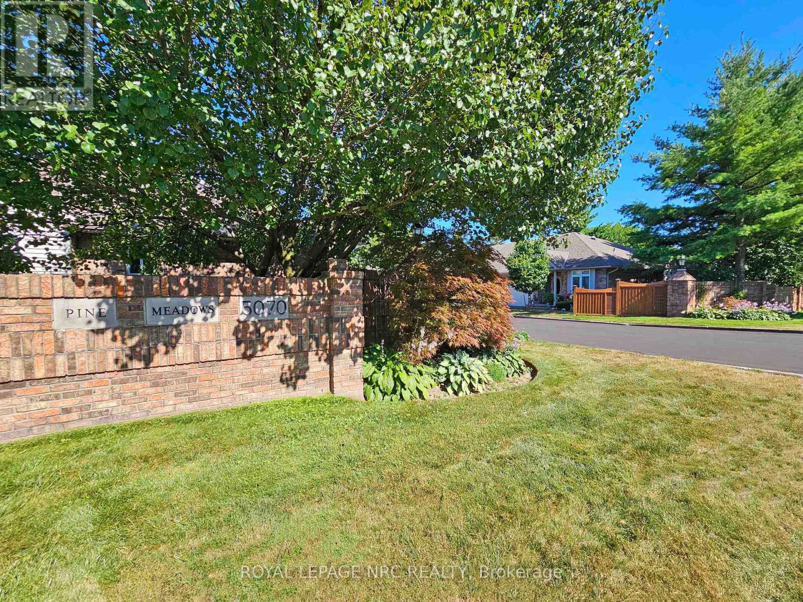 28 - 5070 Drummond Road, Niagara Falls, Ontario  L2E 6E4 - Photo 2 - X12445723