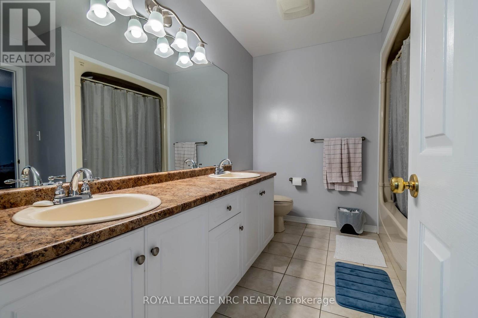 28 - 5070 Drummond Road, Niagara Falls, Ontario  L2E 6E4 - Photo 35 - X12445723