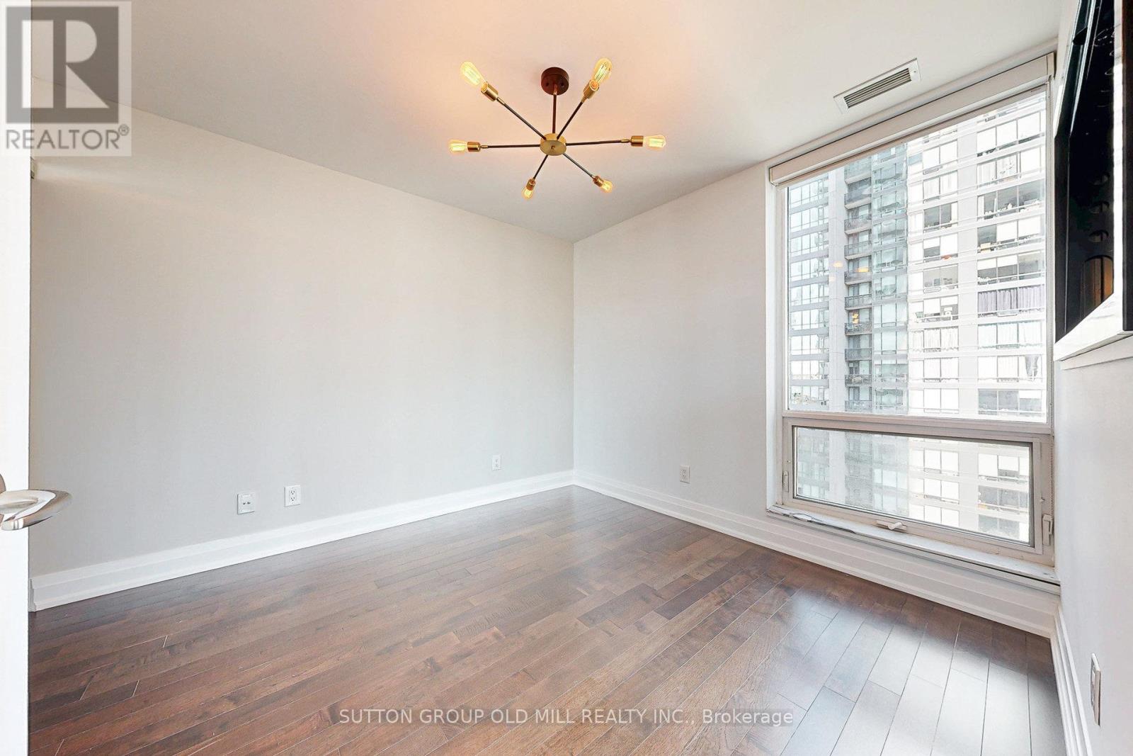 2009 - 80 John Street, Toronto, Ontario  M5V 3X4 - Photo 19 - C12445298