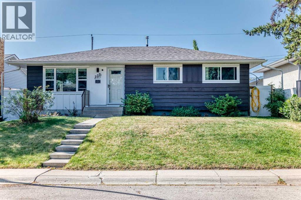 727 macleay Road NE, Calgary, Alberta