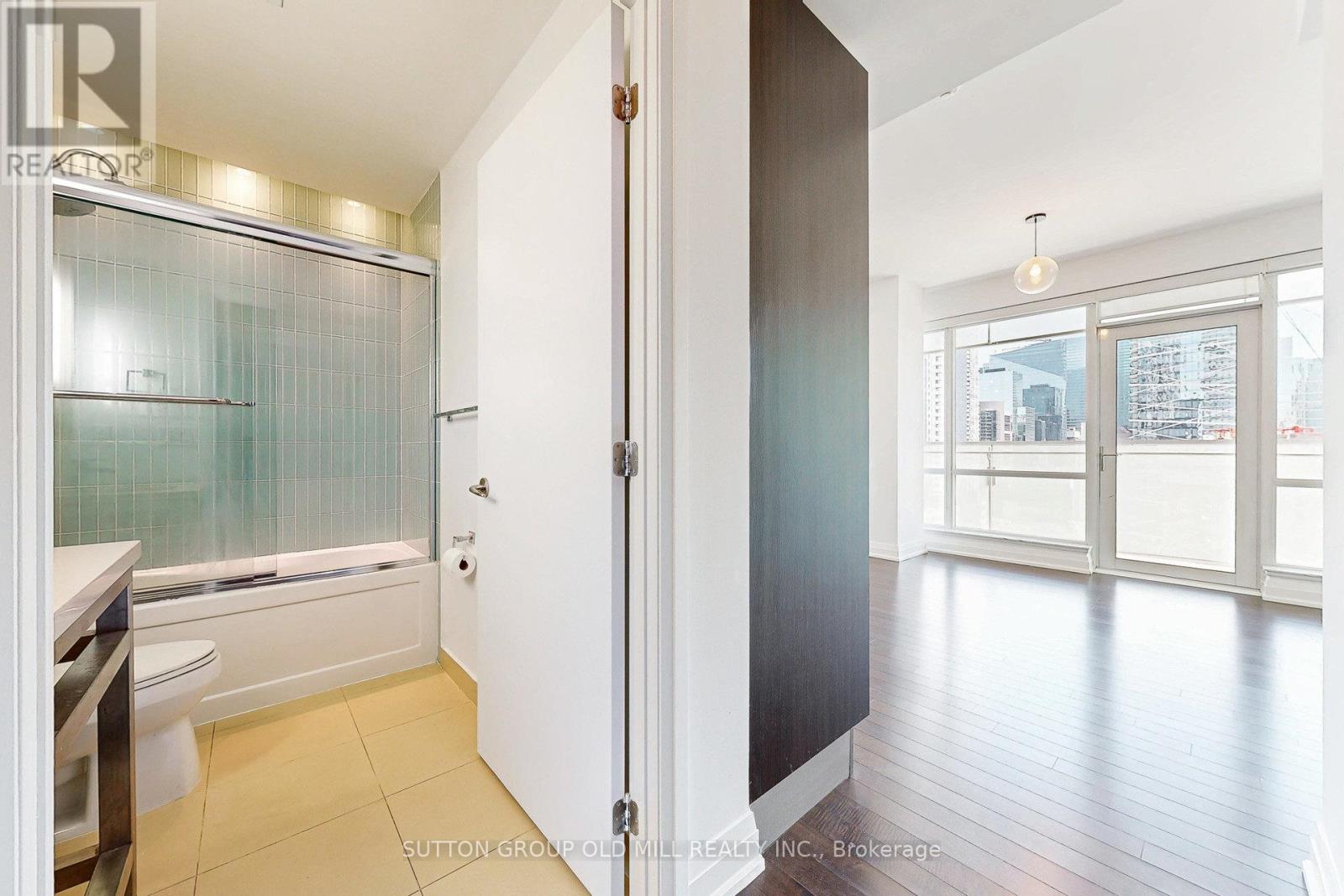2009 - 80 John Street, Toronto, Ontario  M5V 3X4 - Photo 6 - C12445298