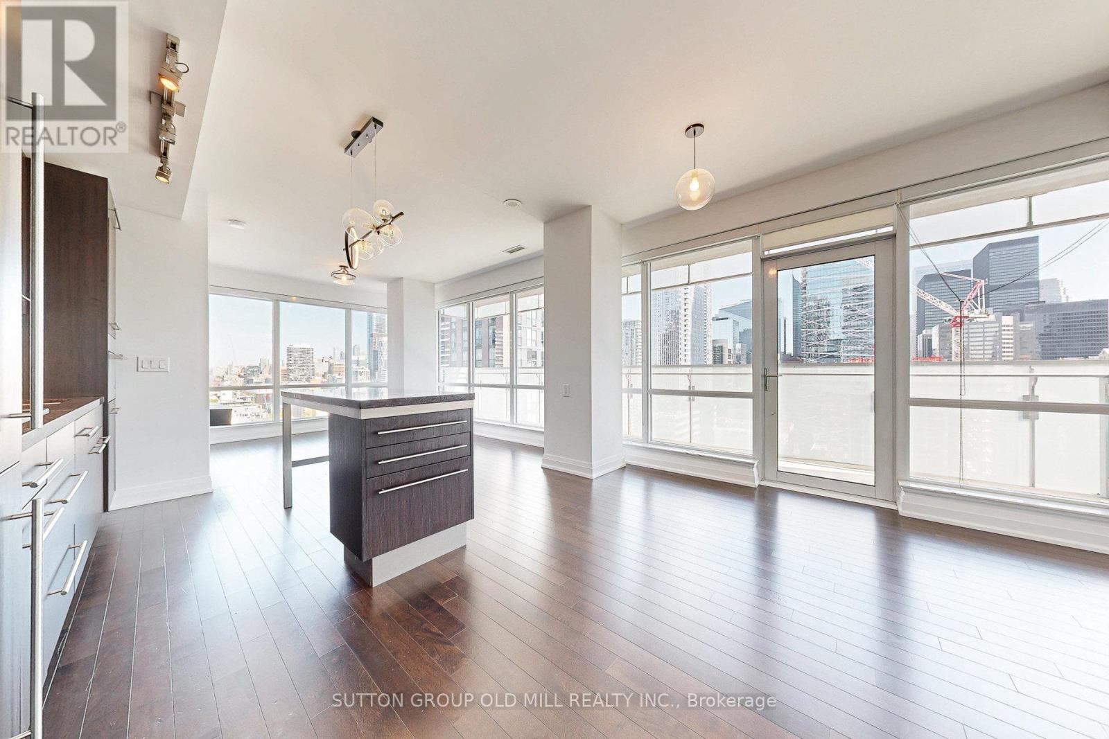 2009 - 80 John Street, Toronto, Ontario  M5V 3X4 - Photo 9 - C12445298