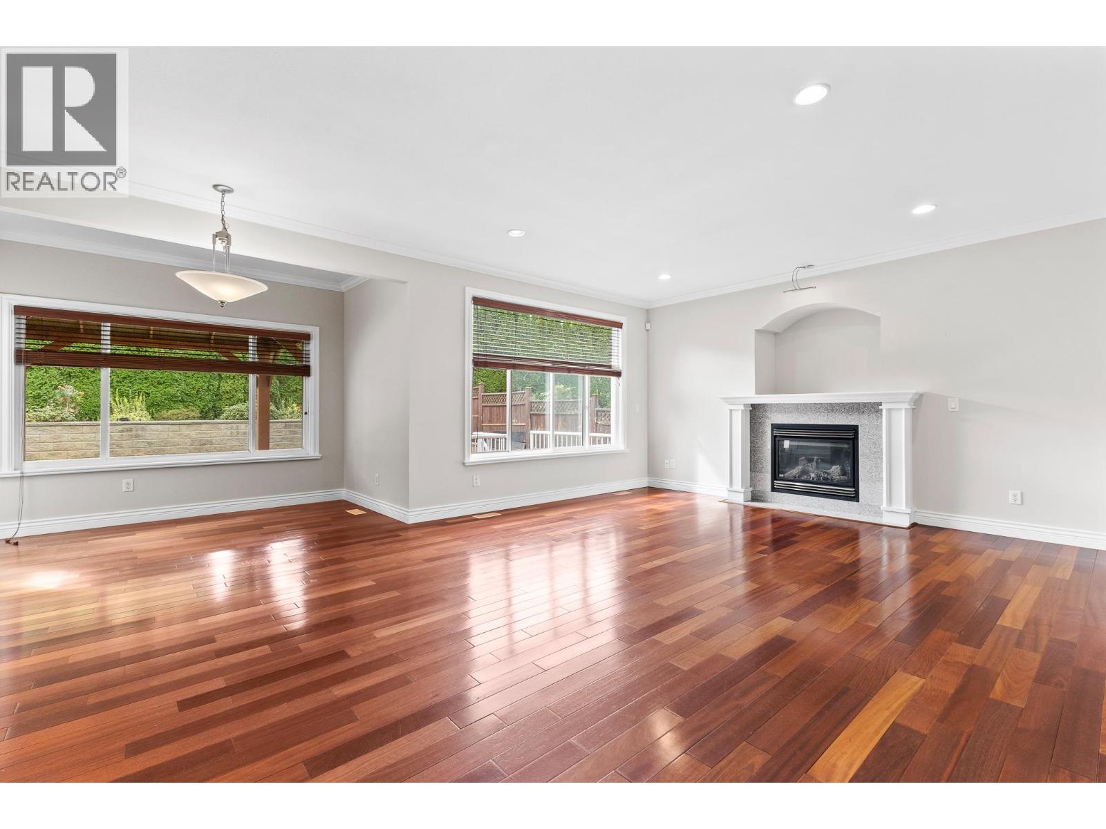 9160 Mona Avenue, Burnaby, British Columbia  V3N 5A7 - Photo 5 - R3047905
