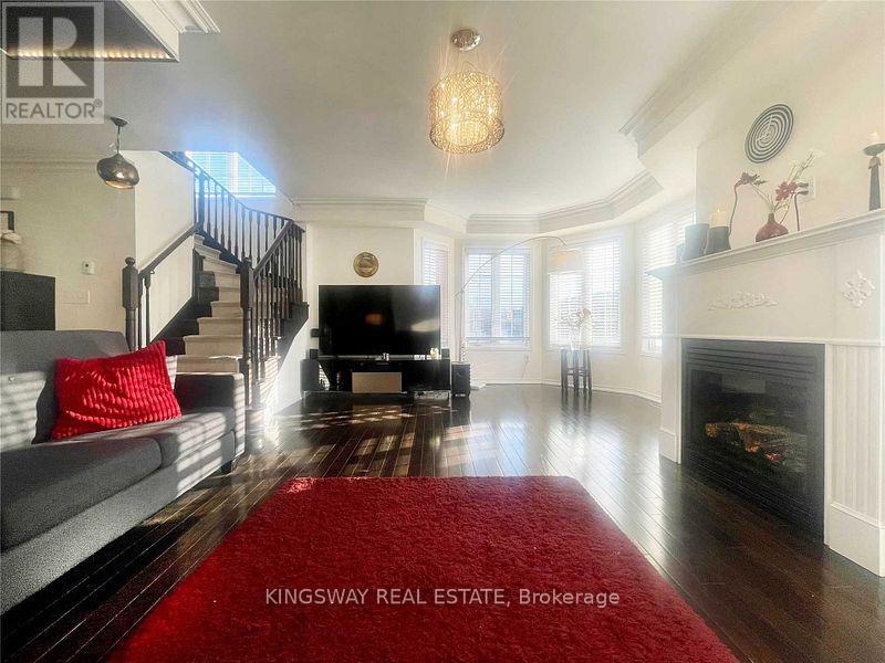 19 Edison Way, Whitby, Ontario  L1R 0M3 - Photo 9 - E12445713