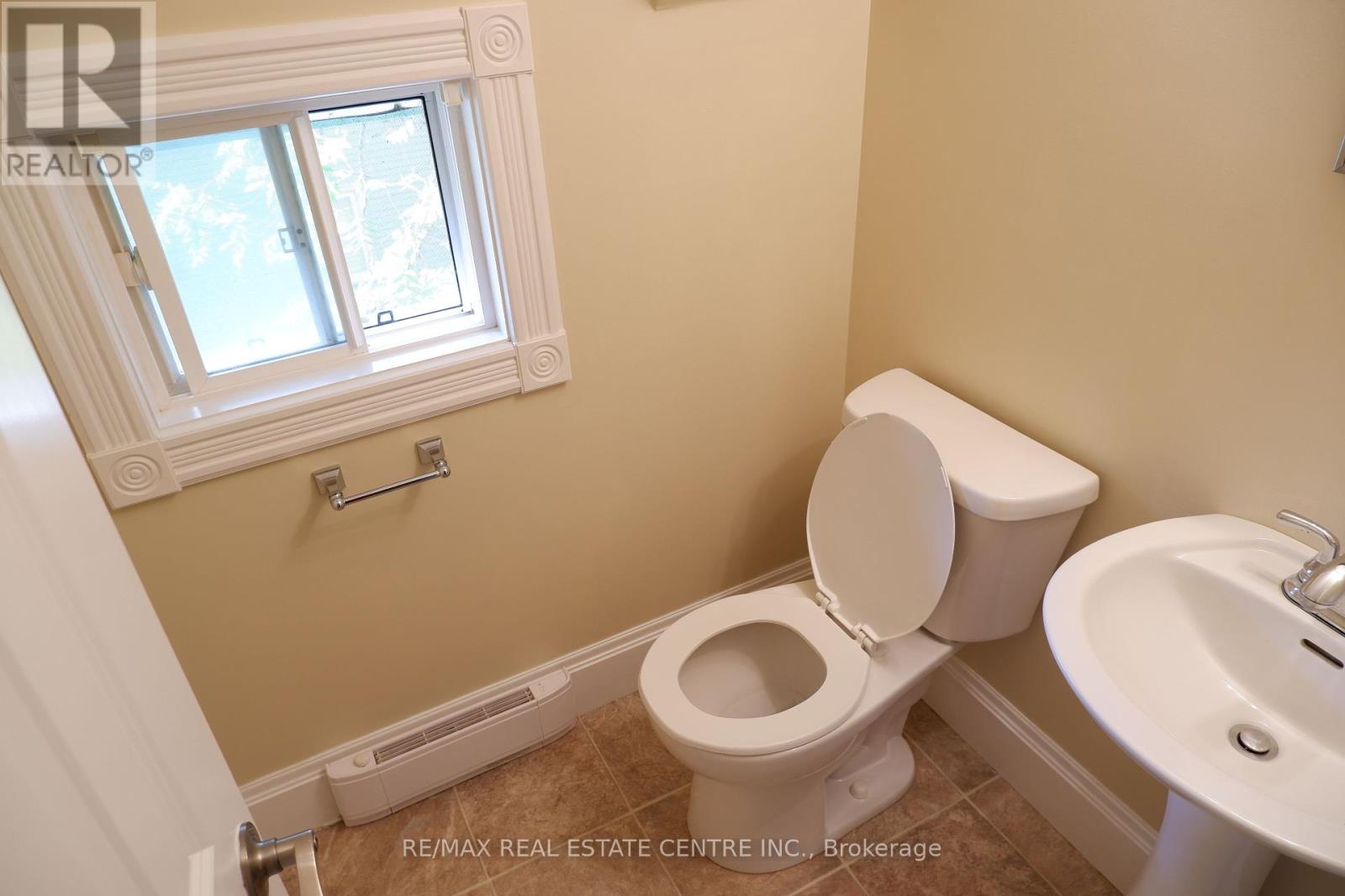 33 King Street, Halton Hills, Ontario  L7G 2G9 - Photo 14 - W12428082