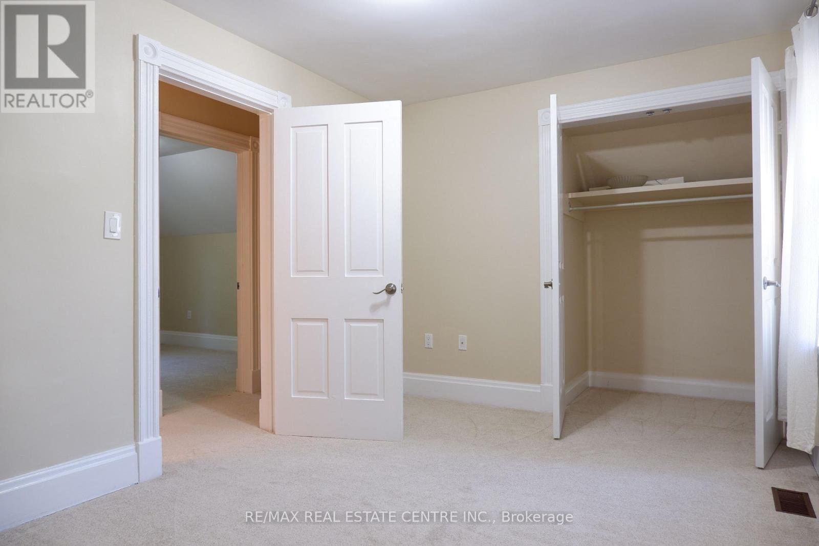 33 King Street, Halton Hills, Ontario  L7G 2G9 - Photo 12 - W12428082