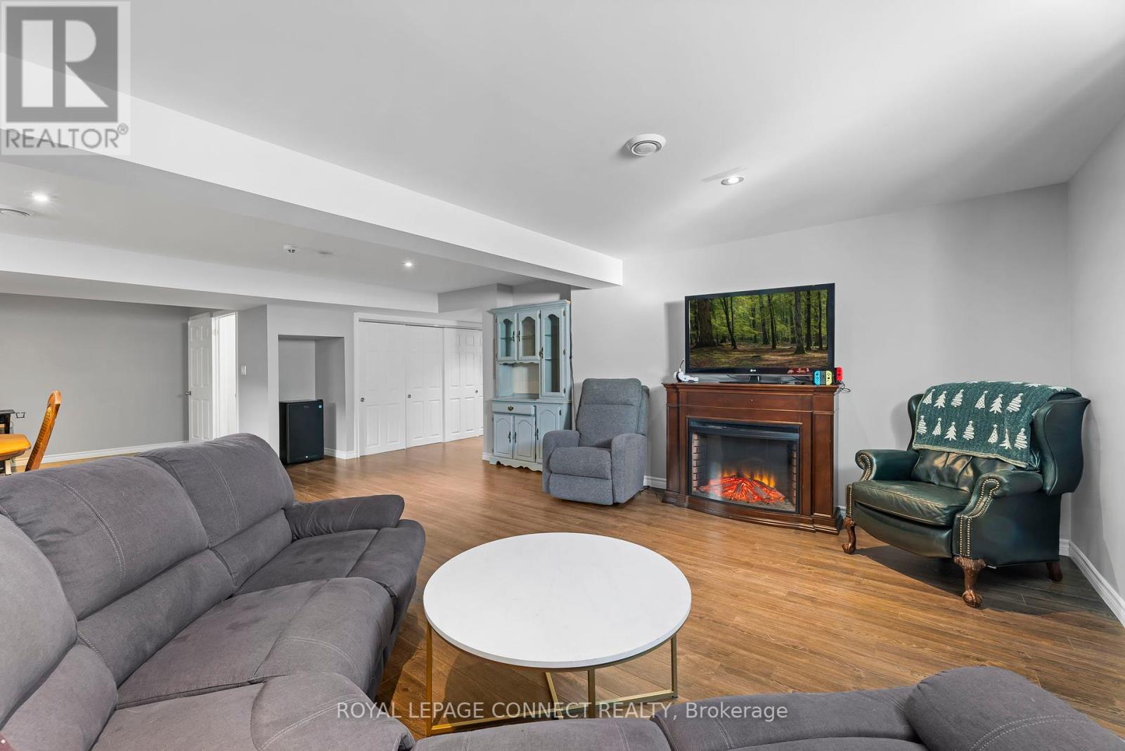 25 Springdale Drive, Kawartha Lakes, Ontario  K9V 4R1 - Photo 27 - X12379326