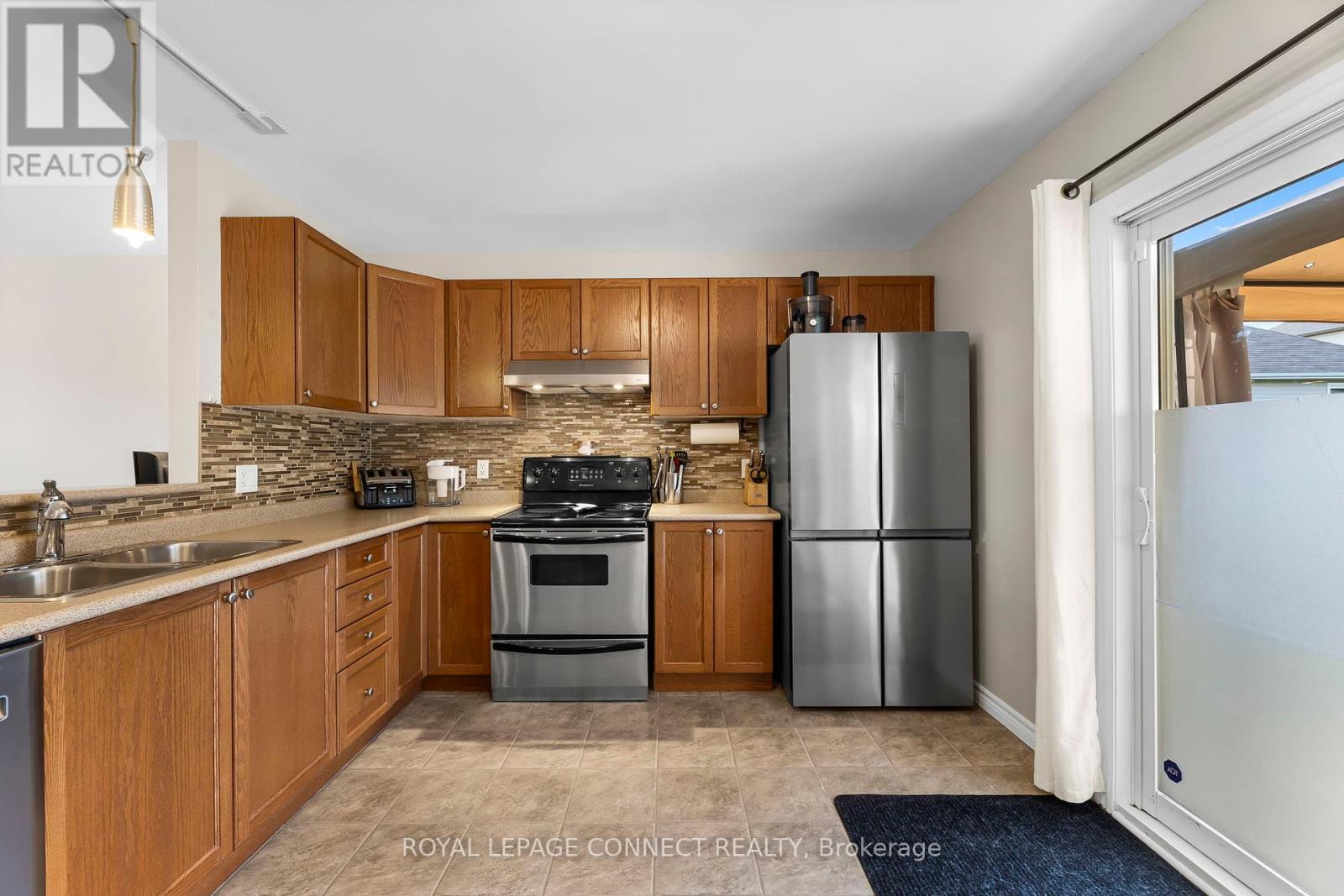 25 Springdale Drive, Kawartha Lakes, Ontario  K9V 4R1 - Photo 10 - X12379326
