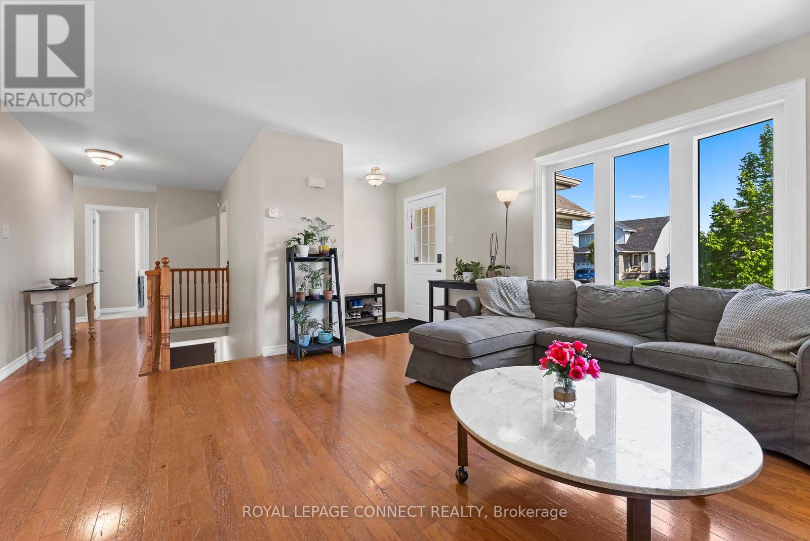 25 Springdale Drive, Kawartha Lakes, Ontario  K9V 4R1 - Photo 6 - X12379326