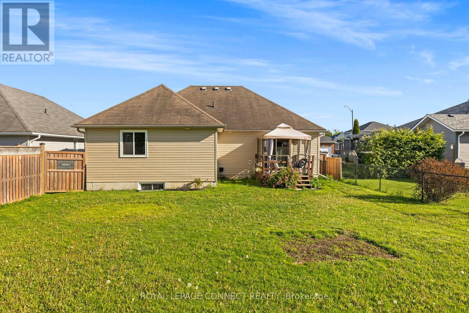 25 Springdale Drive, Kawartha Lakes, Ontario  K9V 4R1 - Photo 38 - X12379326