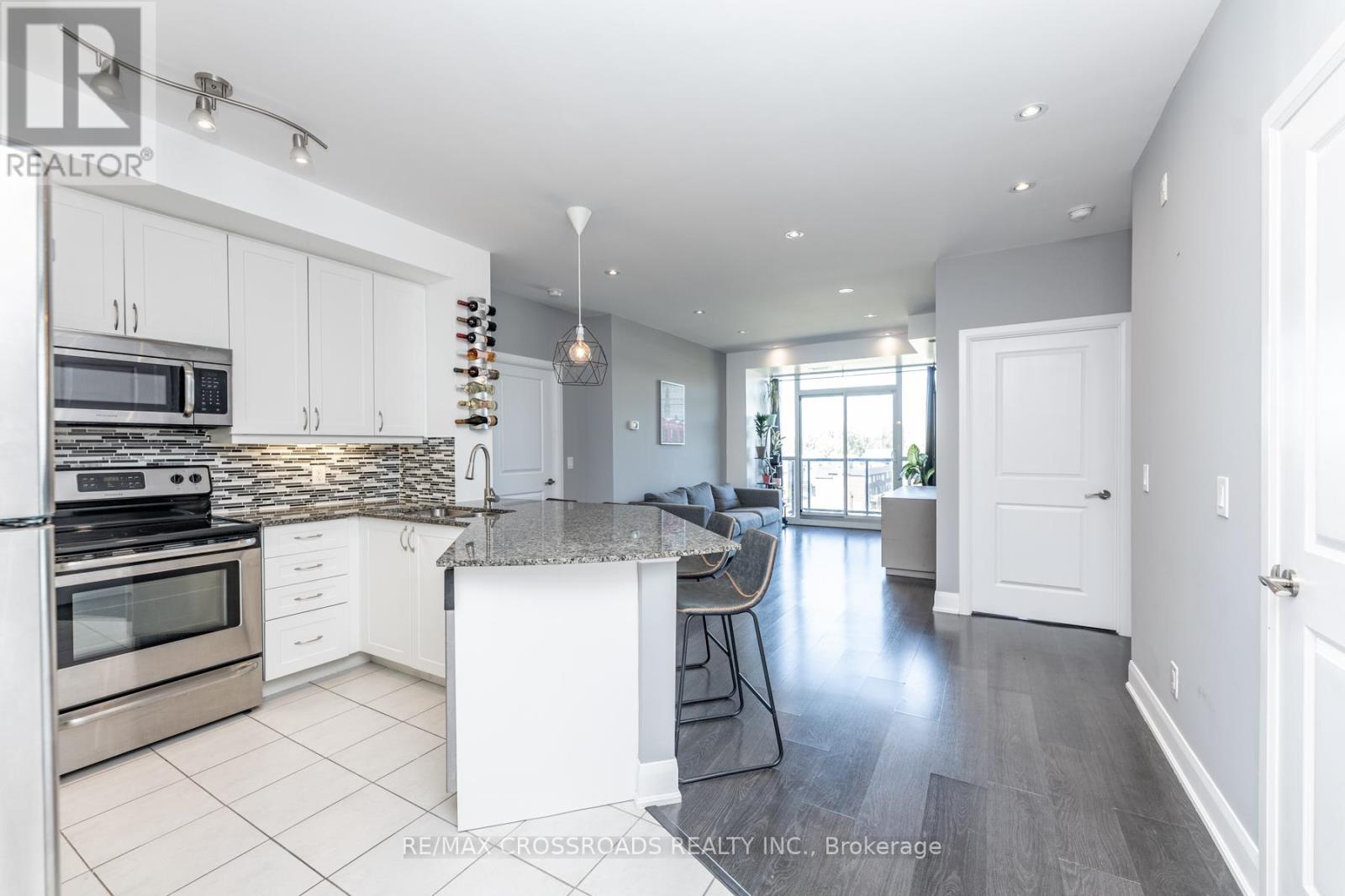 610 - 4700 Highway 7 Rd, Vaughan (East Woodbridge), Ontario  L4L 0B3 - Photo 11 - N12445716