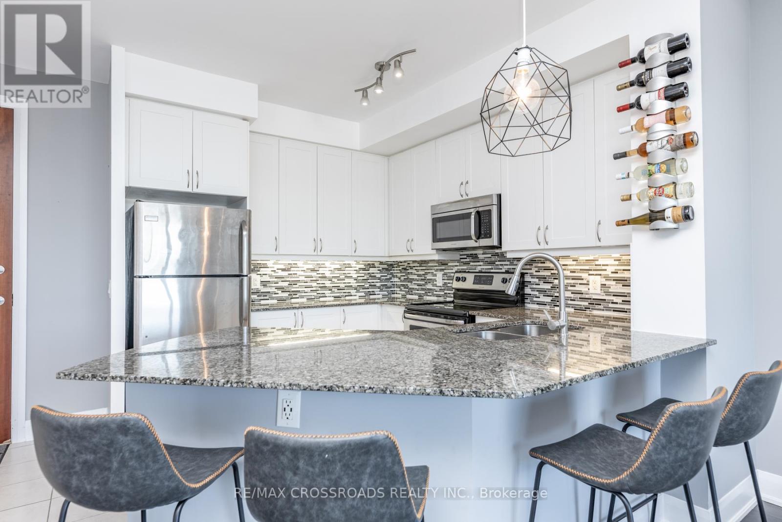 610 - 4700 Highway 7 Rd, Vaughan (East Woodbridge), Ontario  L4L 0B3 - Photo 19 - N12445716