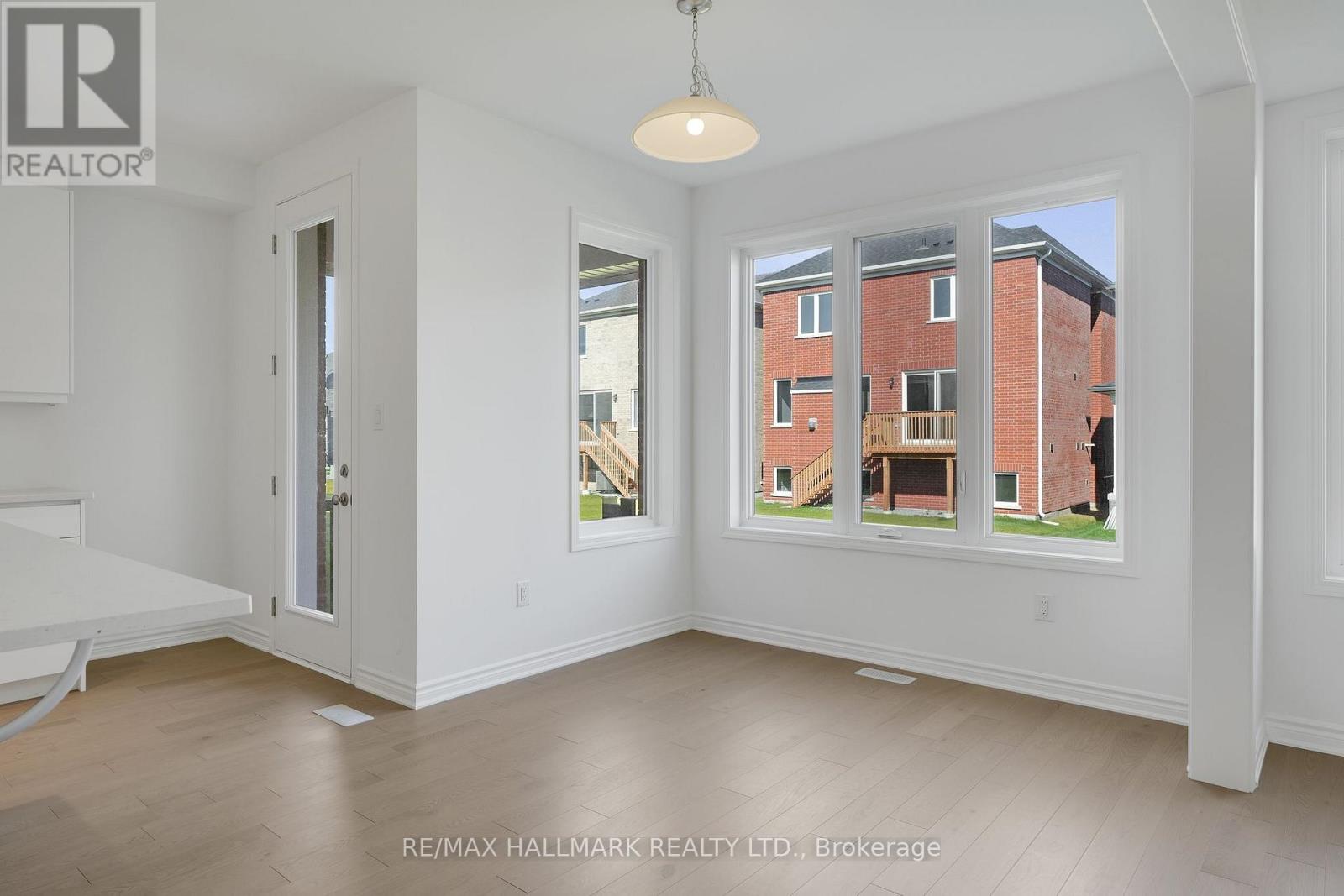 626 Newlove Street, Innisfil, Ontario  L9S 0R9 - Photo 17 - N12445728