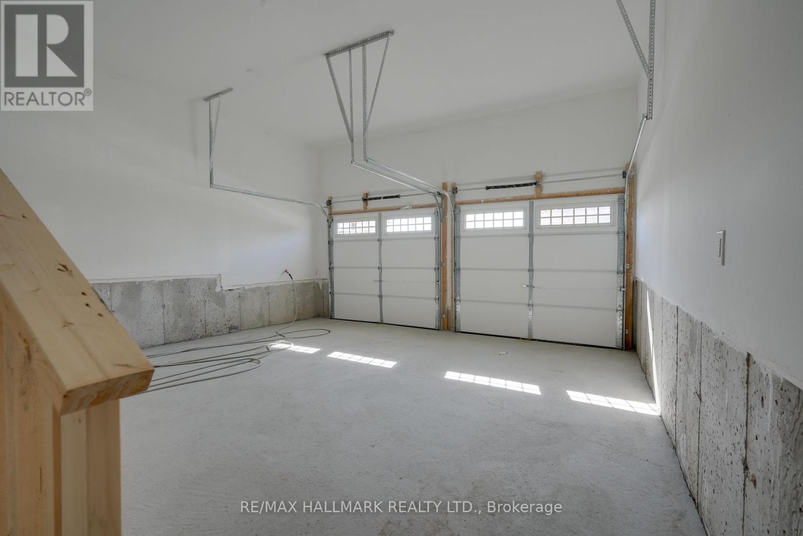 626 Newlove Street, Innisfil, Ontario  L9S 0R9 - Photo 25 - N12445728