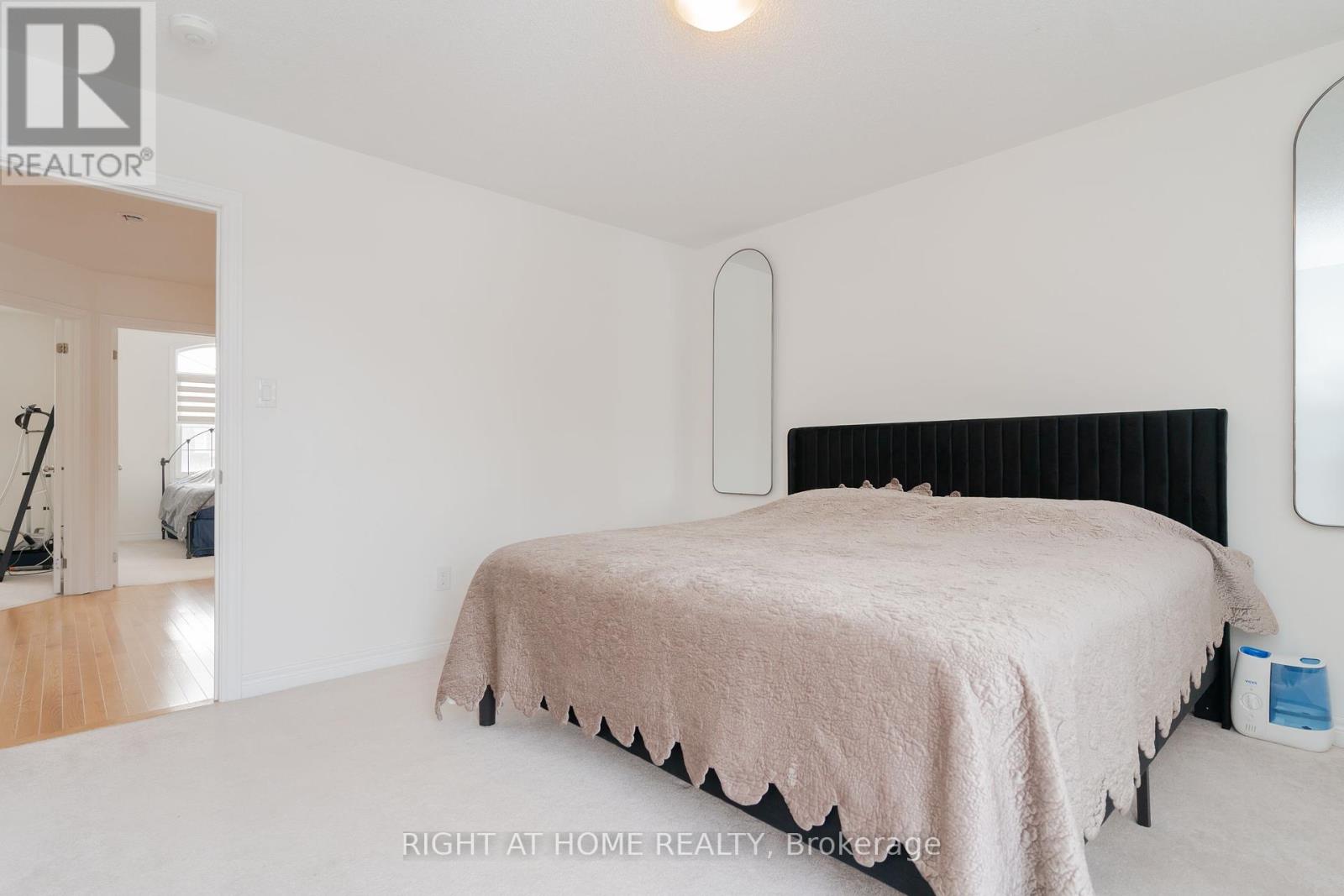 12 Globemaster Lane, Richmond Hill (Oak Ridges), Ontario  L4E 1H3 - Photo 19 - N12445737
