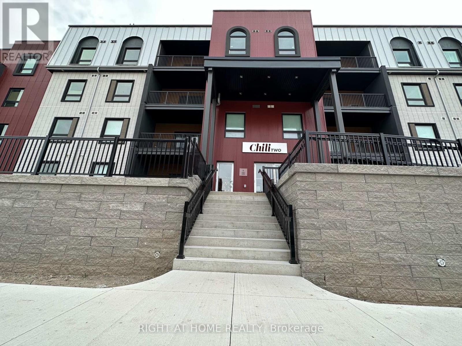 314 - 1 Chef Lane, Barrie, Ontario  L9J 0T1 - Photo 2 - S12445739