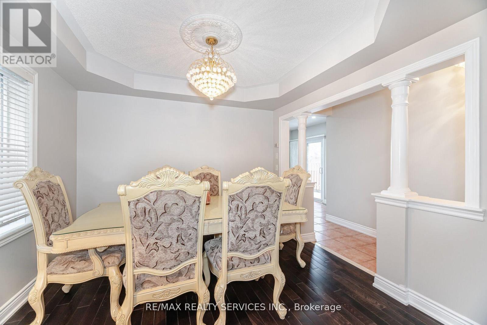 39 Rattlesnake Road, Brampton (Sandringham-Wellington), Ontario  L6R 3B9 - Photo 11 - W12445719