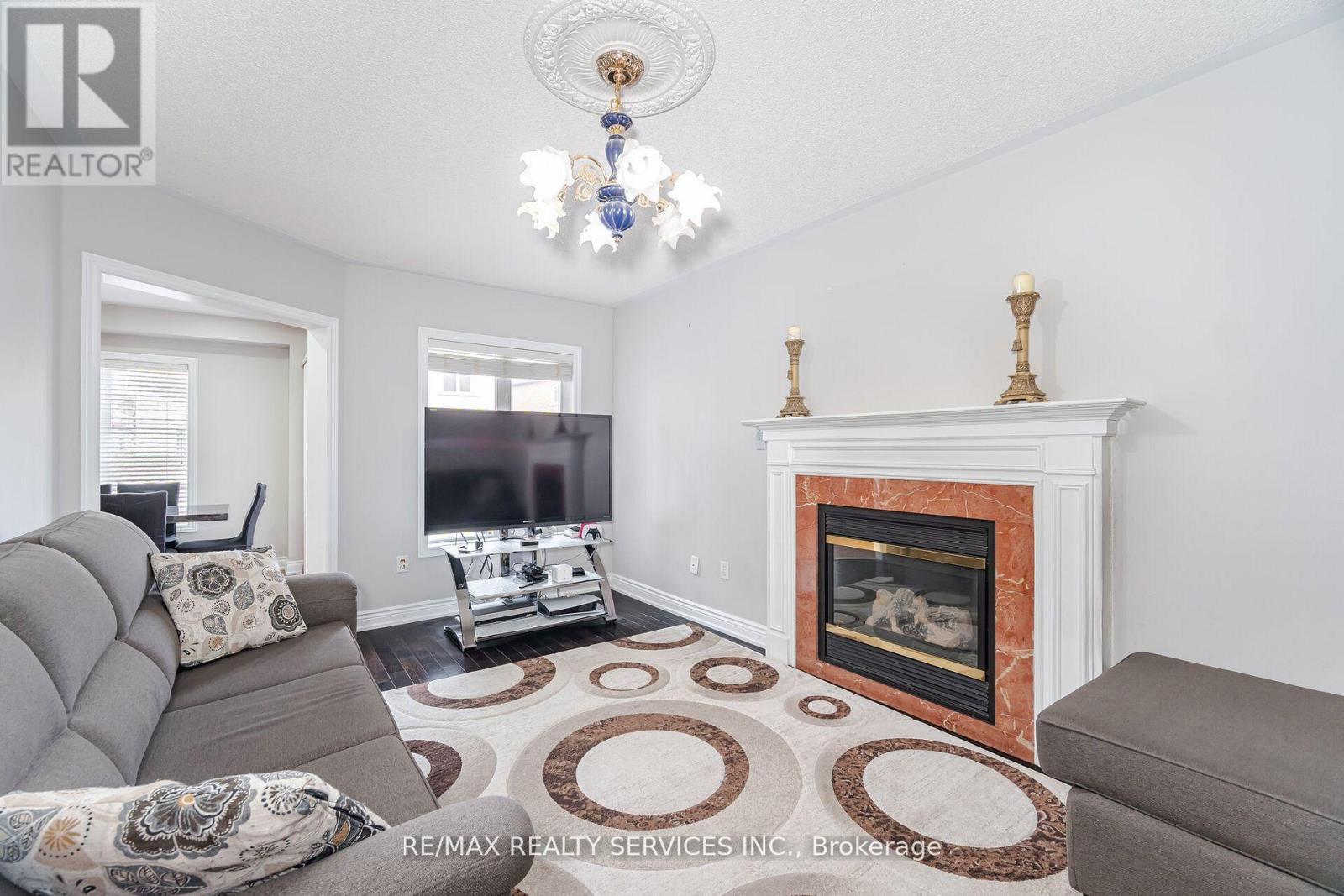 39 Rattlesnake Road, Brampton (Sandringham-Wellington), Ontario  L6R 3B9 - Photo 16 - W12445719