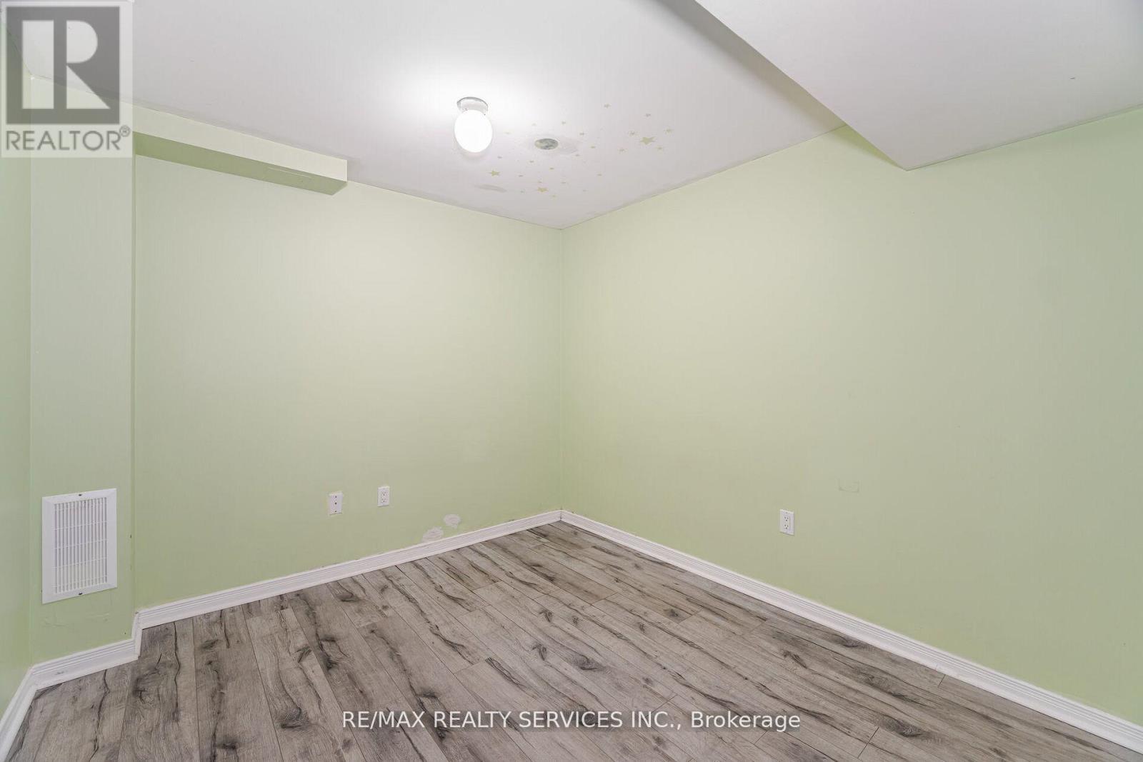 39 Rattlesnake Road, Brampton (Sandringham-Wellington), Ontario  L6R 3B9 - Photo 41 - W12445719