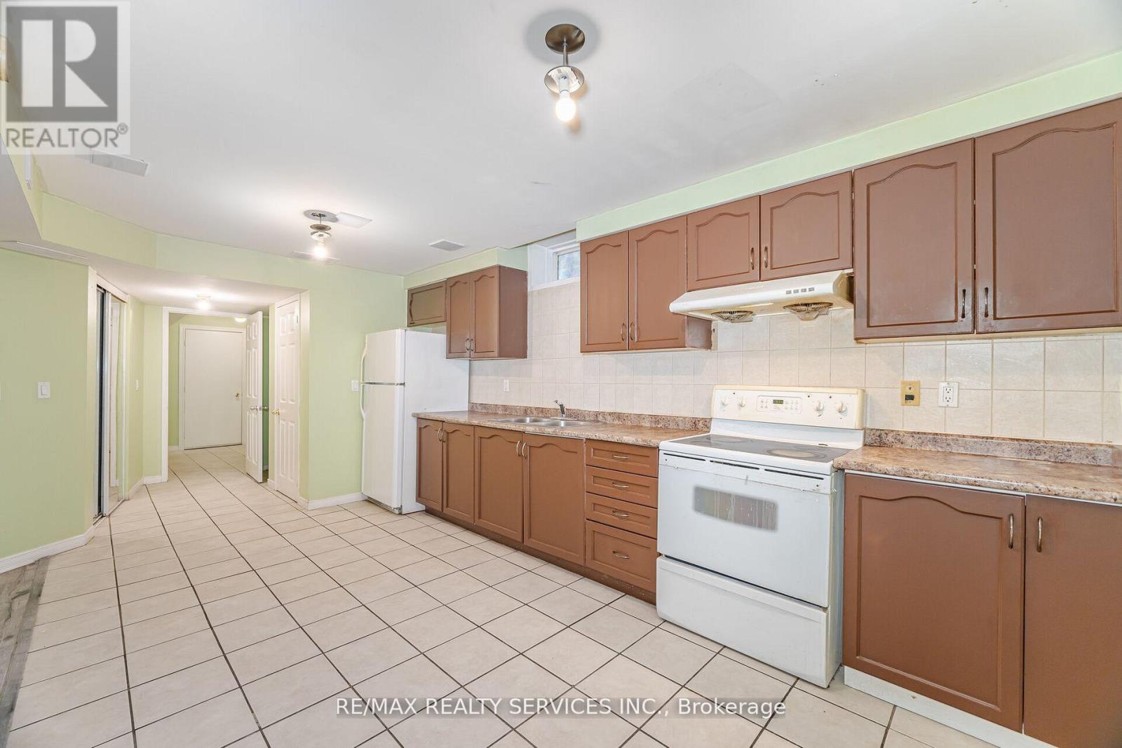 39 Rattlesnake Road, Brampton (Sandringham-Wellington), Ontario  L6R 3B9 - Photo 45 - W12445719