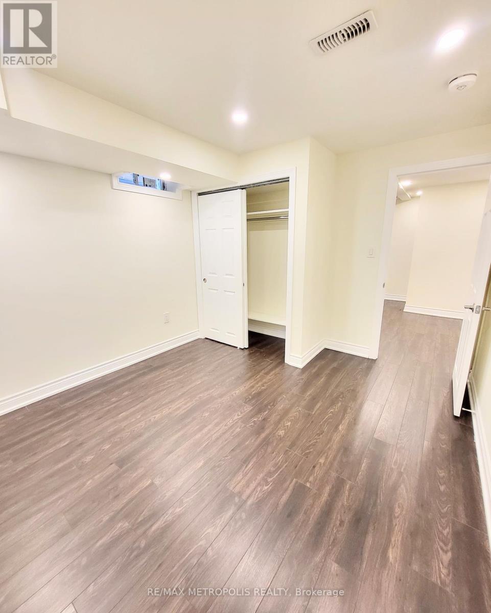 Bsmt - 923 Penson Crescent, Milton, Ontario  L9T 8Z7 - Photo 11 - W12445744