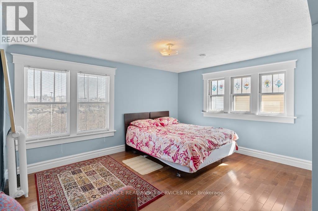 5207 River Road, Niagara Falls (Downtown), Ontario  L2E 3G9 - Photo 17 - X12445726