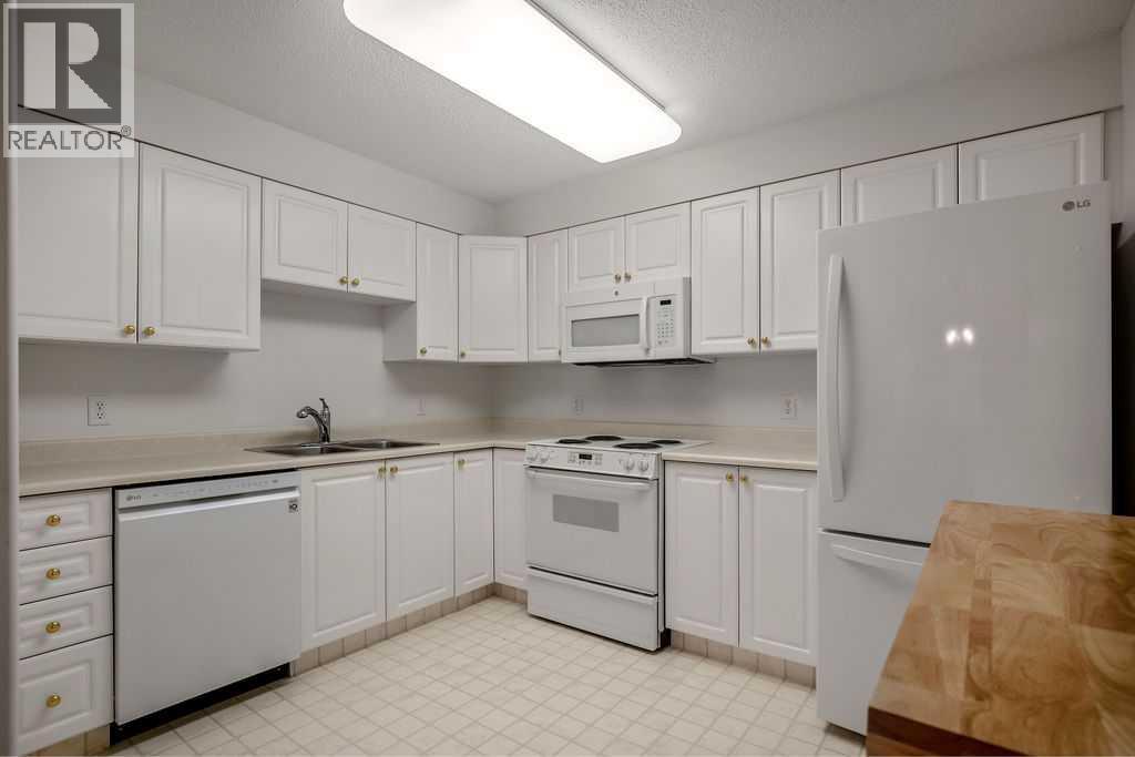 3207 Millrise Point Sw, Calgary, Alberta  T2Y 3W4 - Photo 8 - A2230636