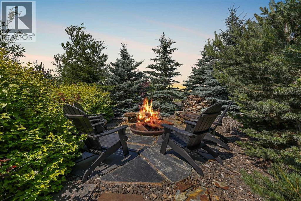 237 Windhorse Court, Rural Rocky View County, Alberta  T3Z 0B4 - Photo 5 - A2245700
