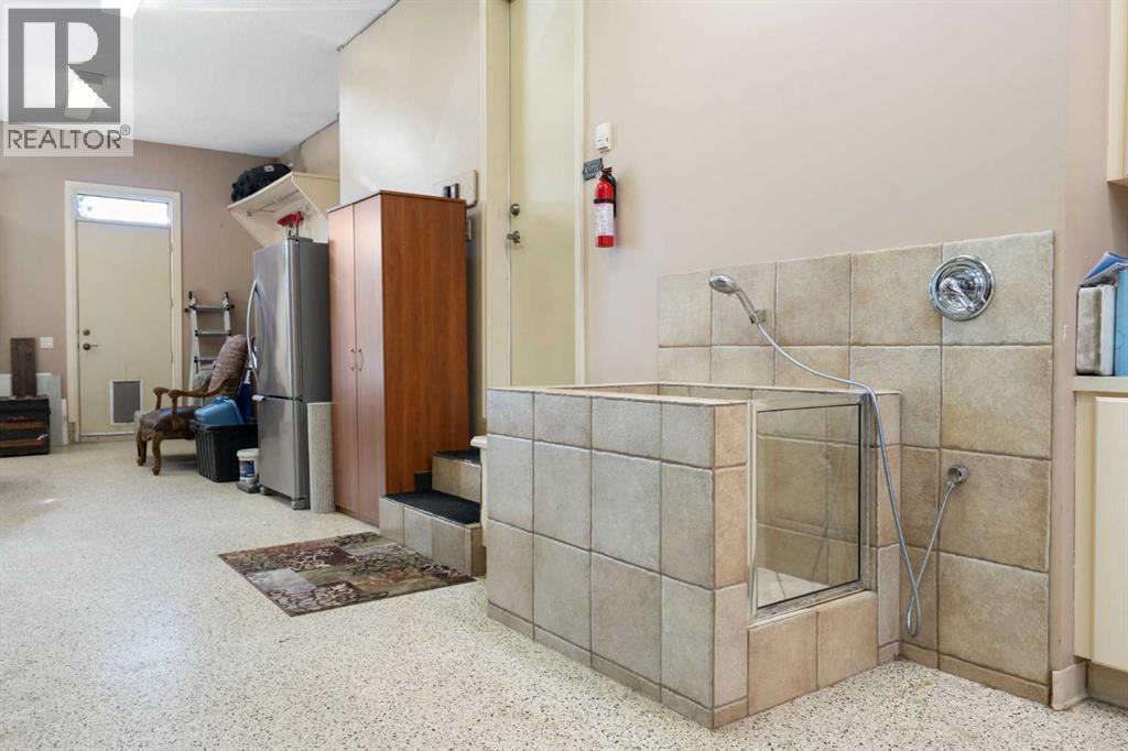 32045 Willow Way, Rural Rocky View County, Alberta  T4C 2Y4 - Photo 36 - A2257326