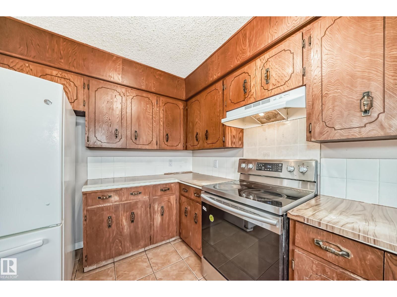 7026 11 Av Nw, Edmonton, Alberta  T6K 3J5 - Photo 13 - E4460942