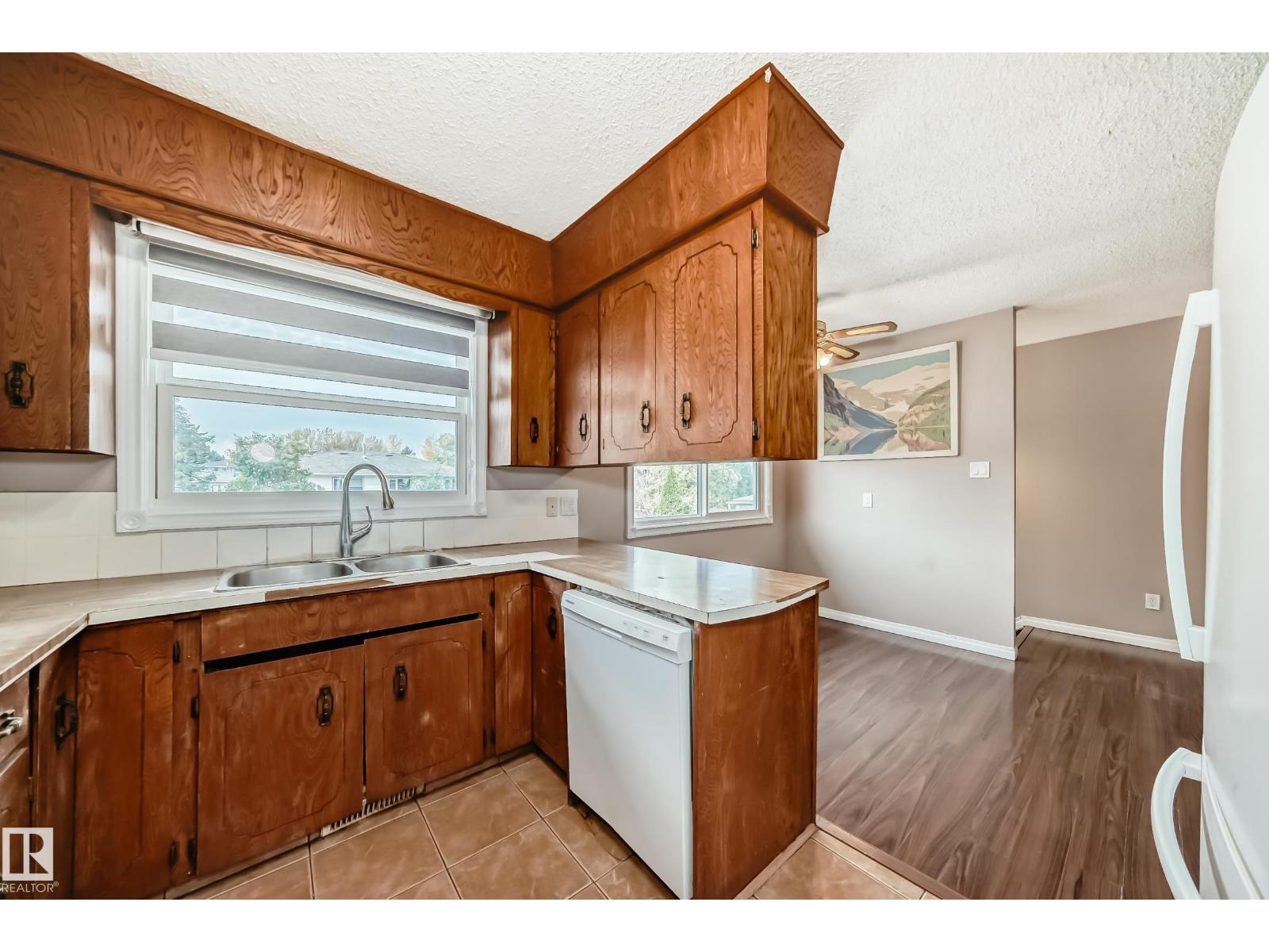 7026 11 Av Nw, Edmonton, Alberta  T6K 3J5 - Photo 15 - E4460942