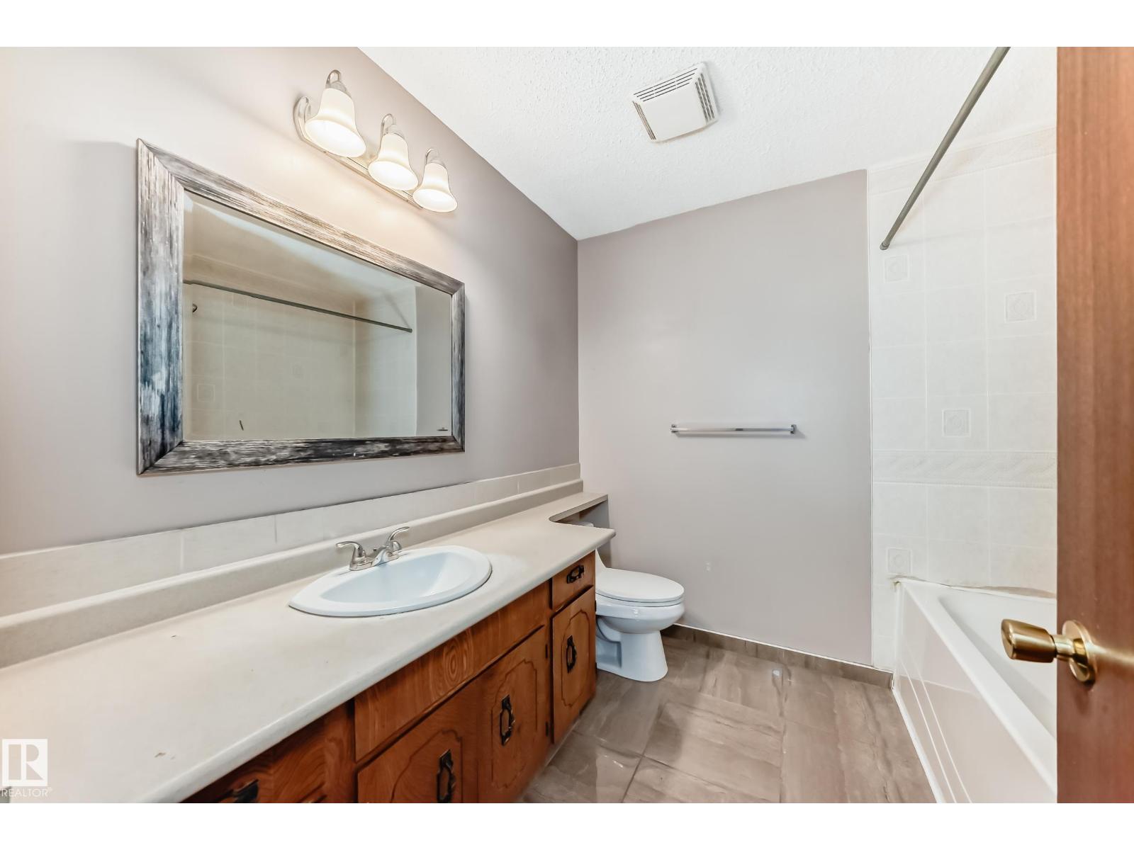 7026 11 Av Nw, Edmonton, Alberta  T6K 3J5 - Photo 28 - E4460942