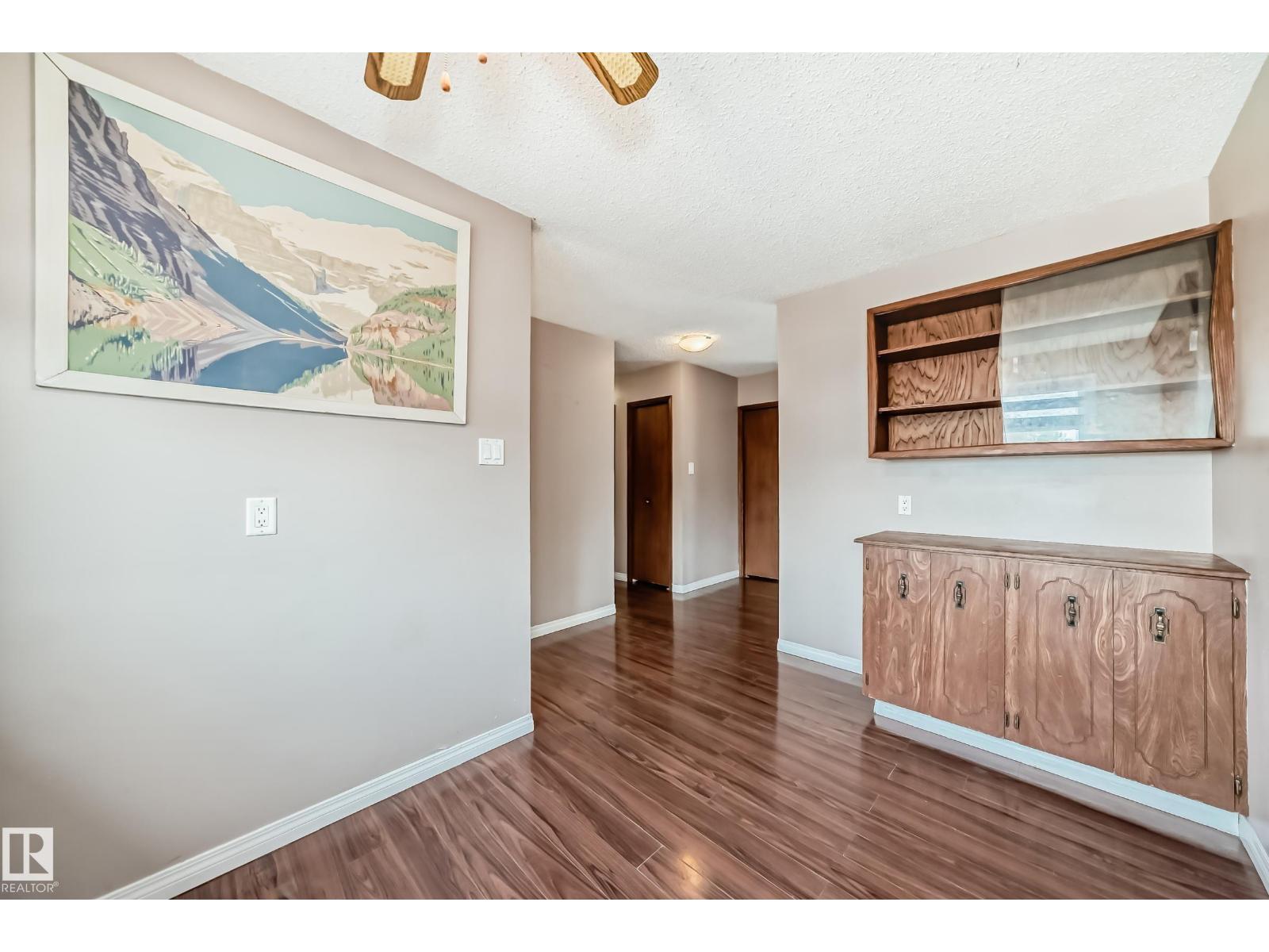 7026 11 Av Nw, Edmonton, Alberta  T6K 3J5 - Photo 3 - E4460942