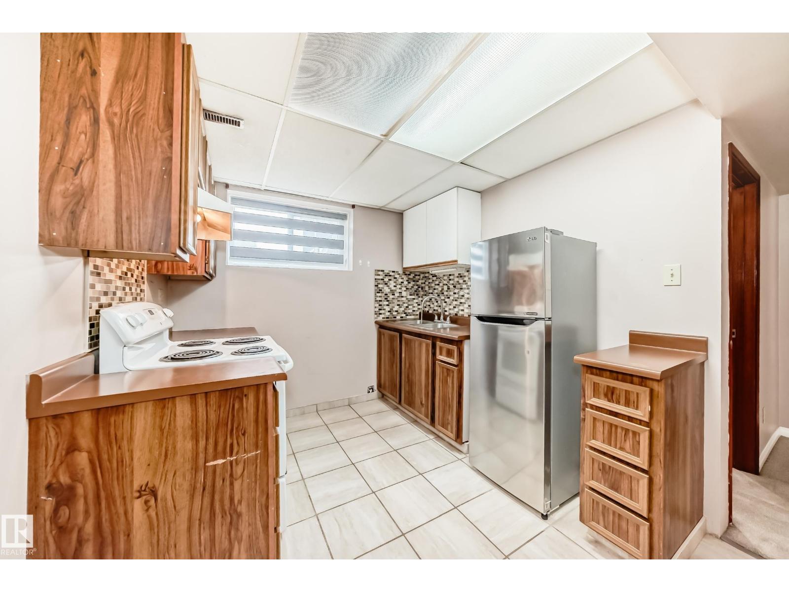 7026 11 Av Nw, Edmonton, Alberta  T6K 3J5 - Photo 38 - E4460942
