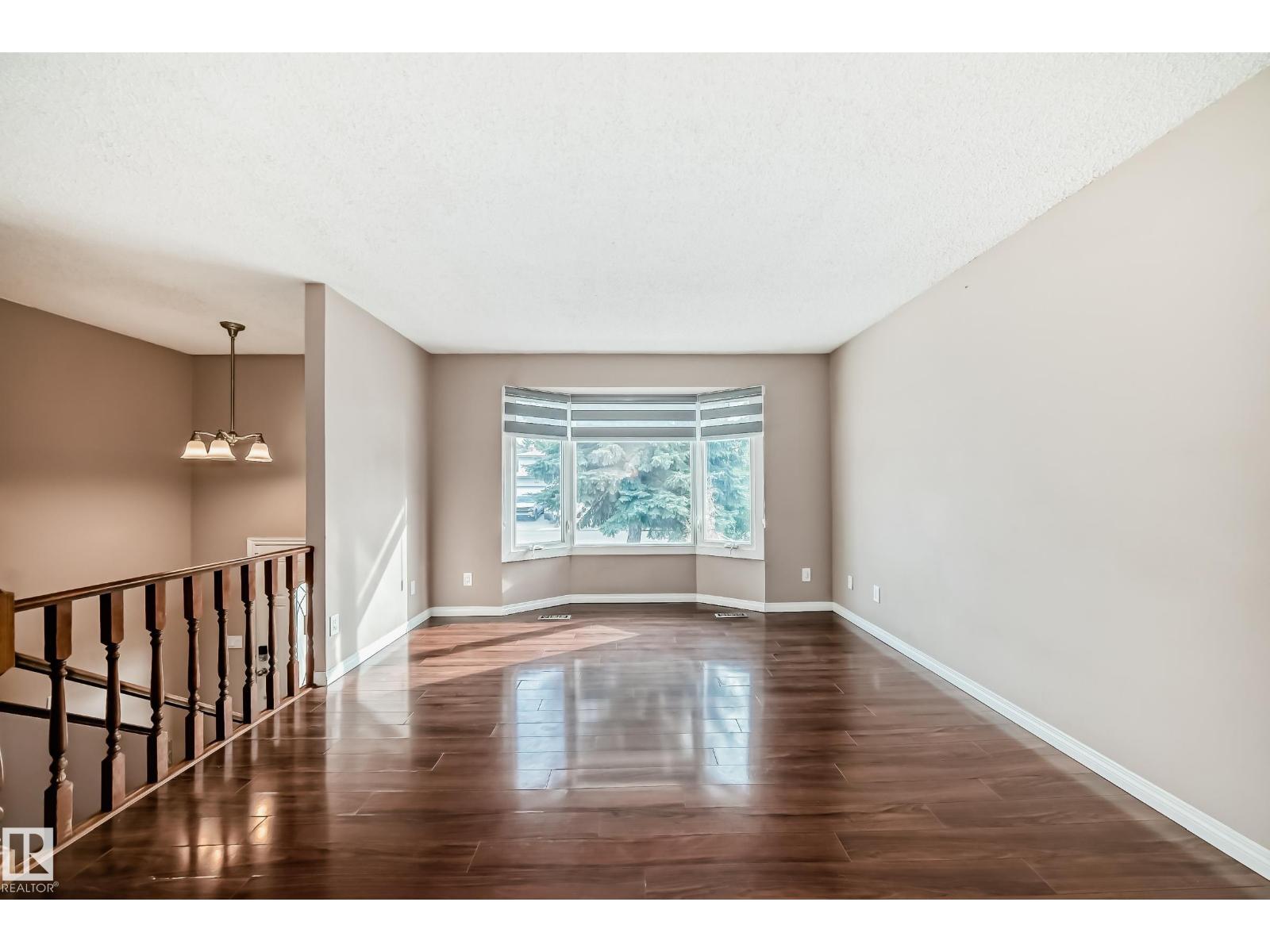 7026 11 Av Nw, Edmonton, Alberta  T6K 3J5 - Photo 5 - E4460942