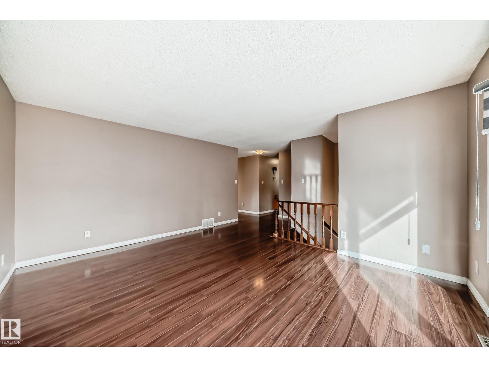 7026 11 Av Nw, Edmonton, Alberta  T6K 3J5 - Photo 7 - E4460942