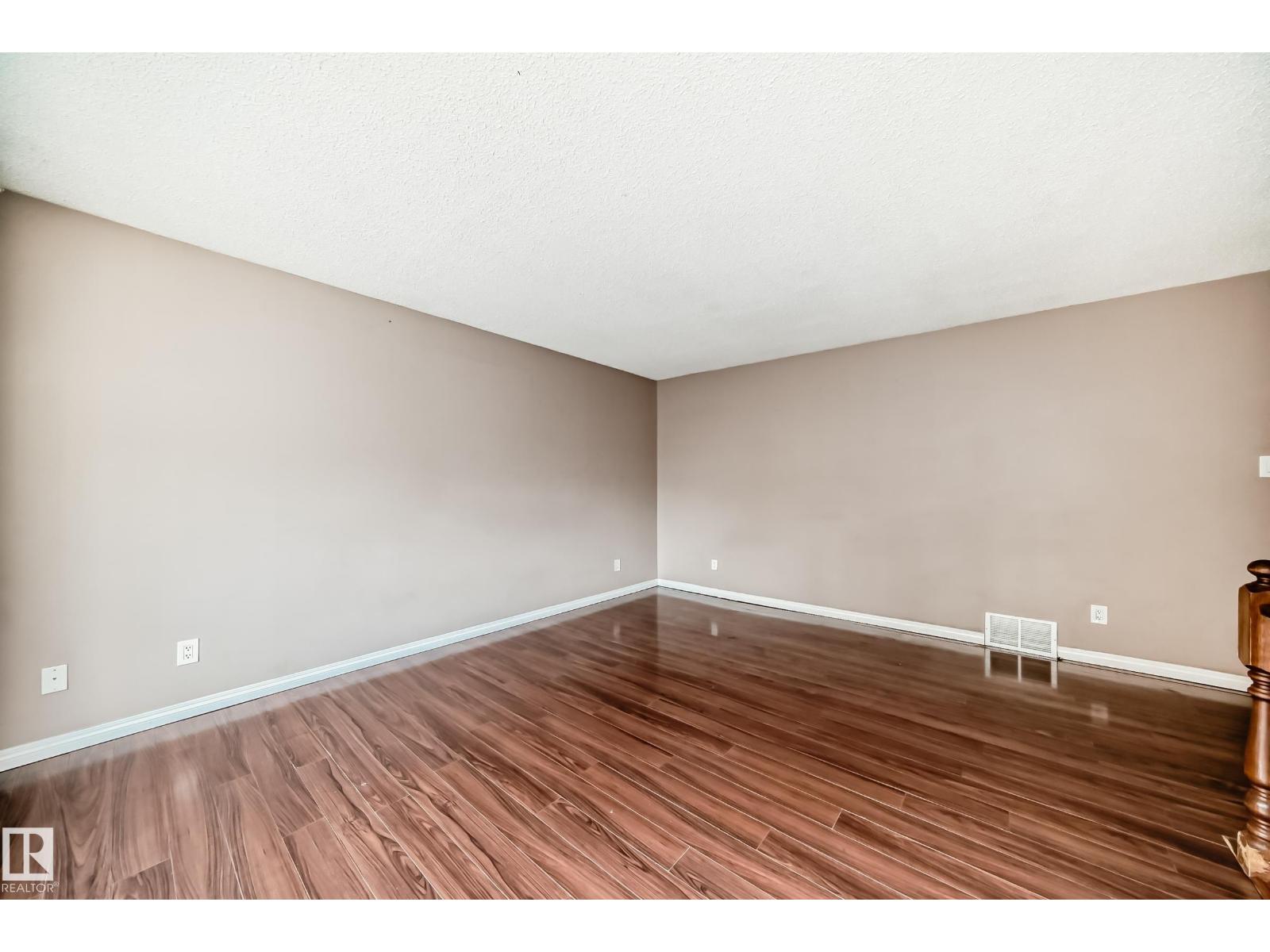 7026 11 Av Nw, Edmonton, Alberta  T6K 3J5 - Photo 8 - E4460942