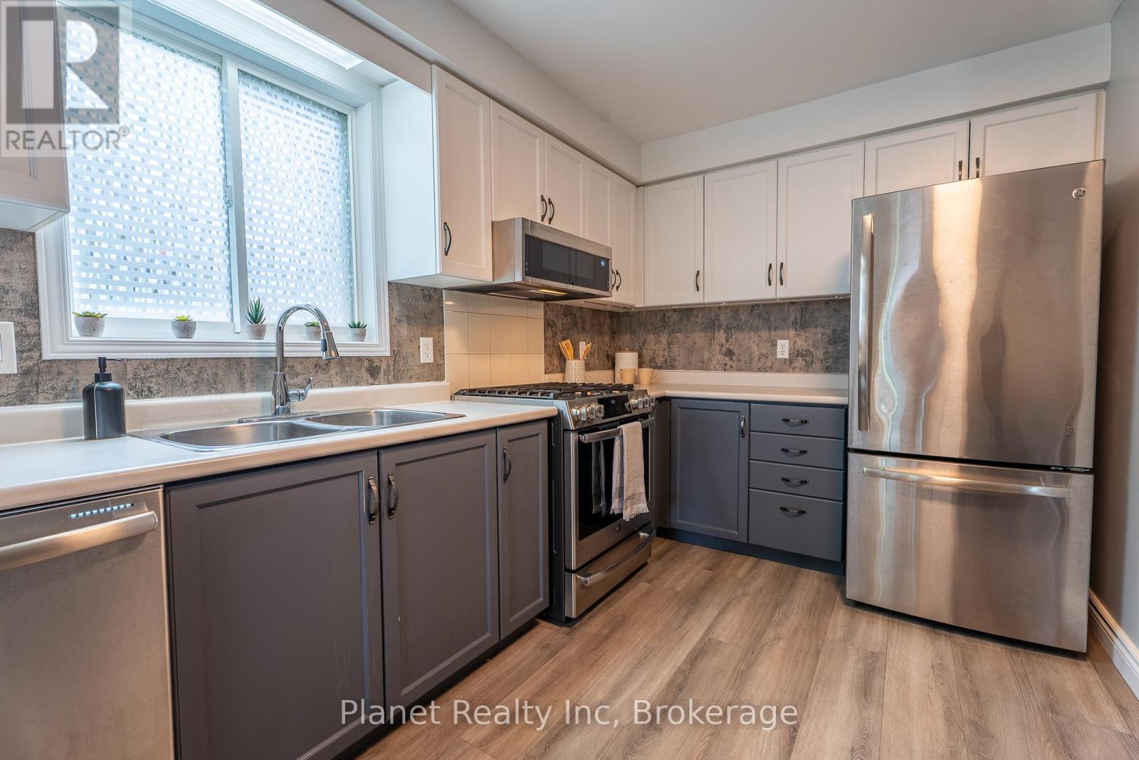 16 Southcreek Trail, Guelph, Ontario  N1G 4Y8 - Photo 14 - X12296264