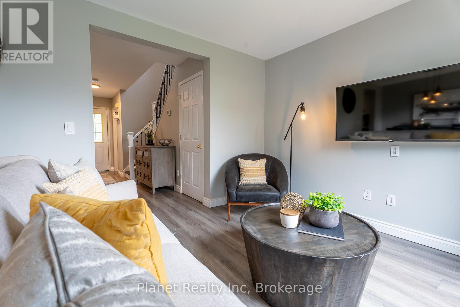16 Southcreek Trail, Guelph, Ontario  N1G 4Y8 - Photo 9 - X12296264