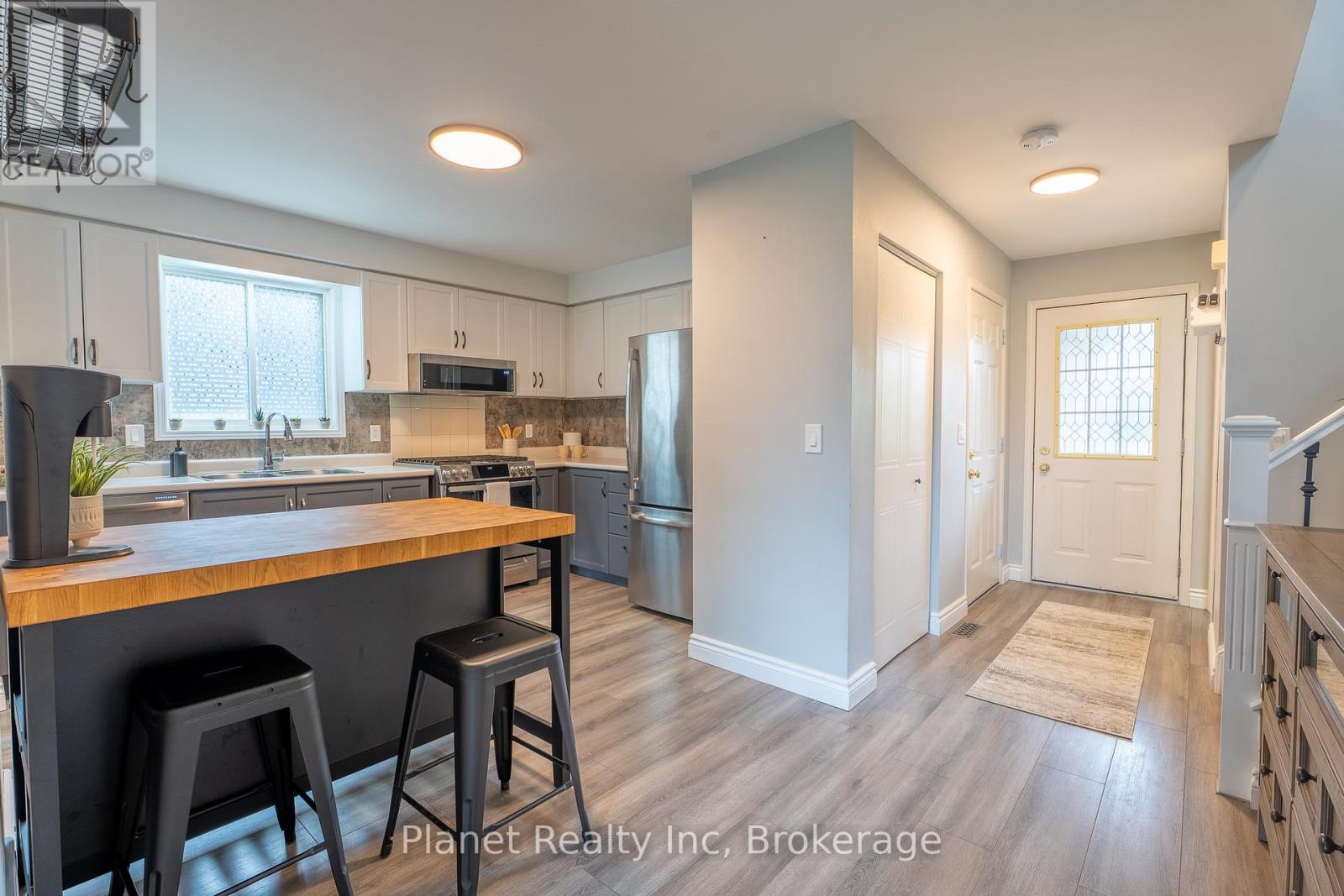 16 Southcreek Trail, Guelph, Ontario  N1G 4Y8 - Photo 6 - X12296264