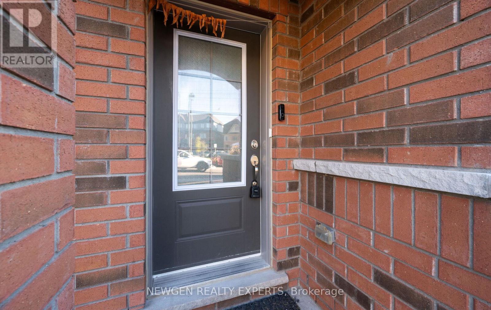 223 Royal Northern Path N, Oshawa, Ontario  L1L 0R6 - Photo 3 - E12429671