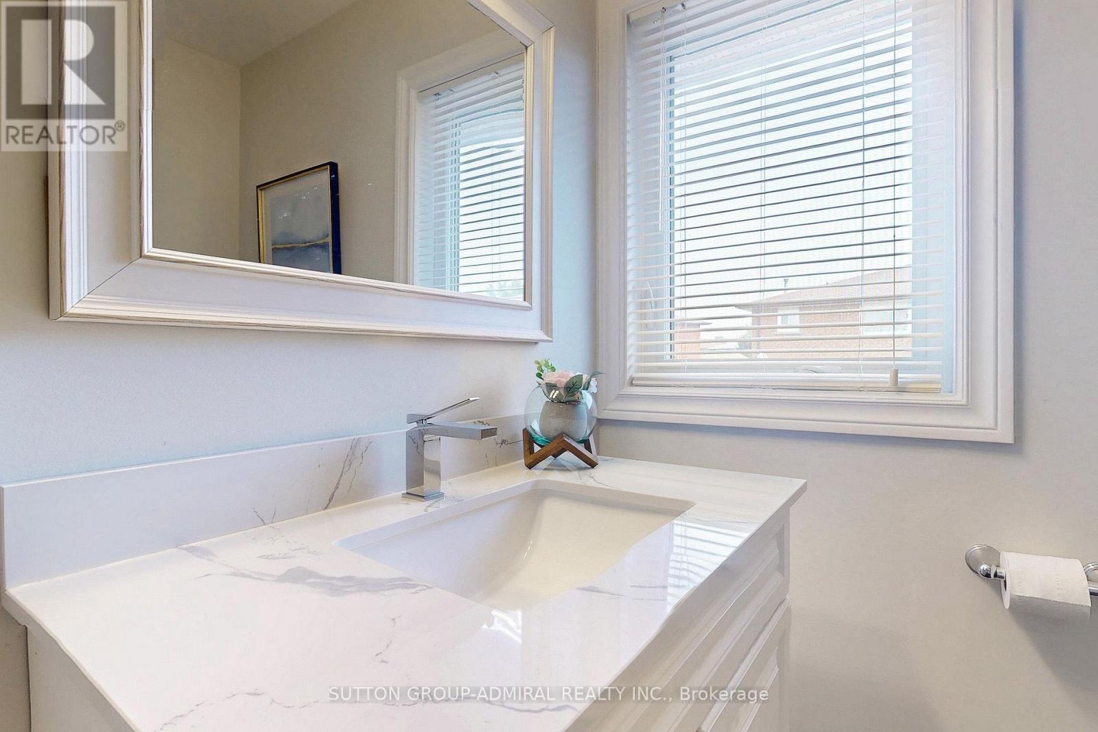 160 Marwood Place, Vaughan, Ontario  L6A 1C4 - Photo 23 - N12396570