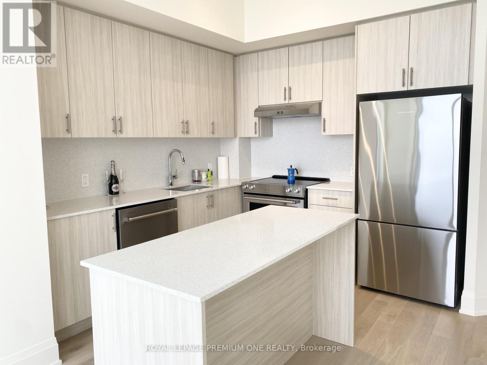 Ph218 - 9000 Jane Street, Vaughan, Ontario  L4K 0M6 - Photo 2 - N12445197