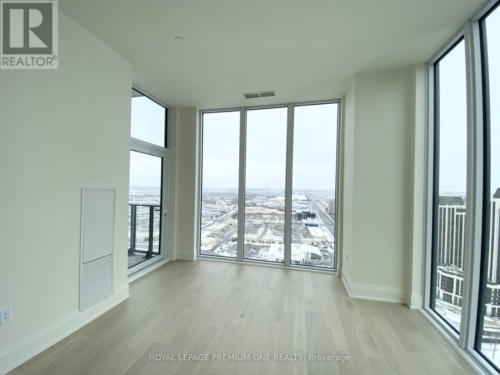 Ph218 - 9000 Jane Street, Vaughan, Ontario  L4K 0M6 - Photo 3 - N12445197